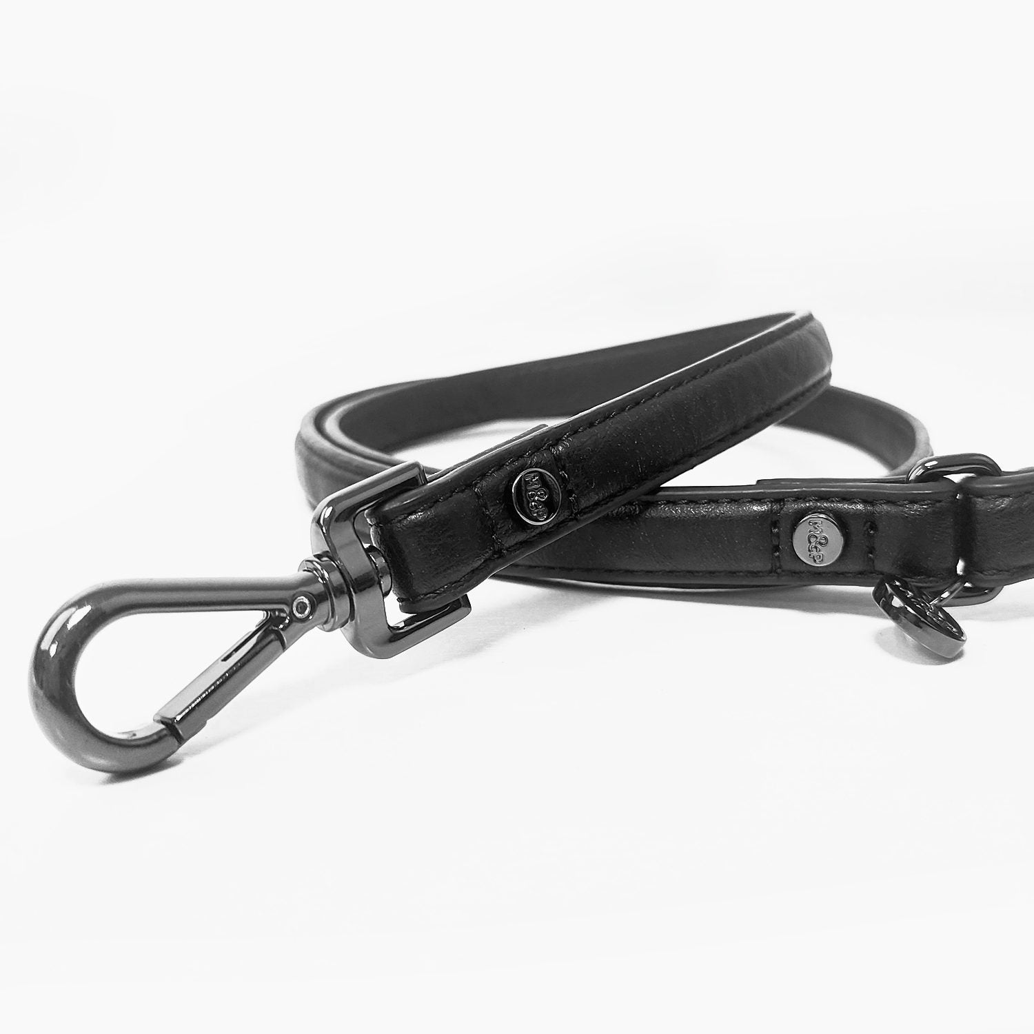 Correa-Piccadilly-Negro-de-Milk-and-Pepper.-correa-de-paseo-de-milkpepper.-arnes-de-paseo-para-caniche-toy.-collar-de-paseo-para-caniche-toy.